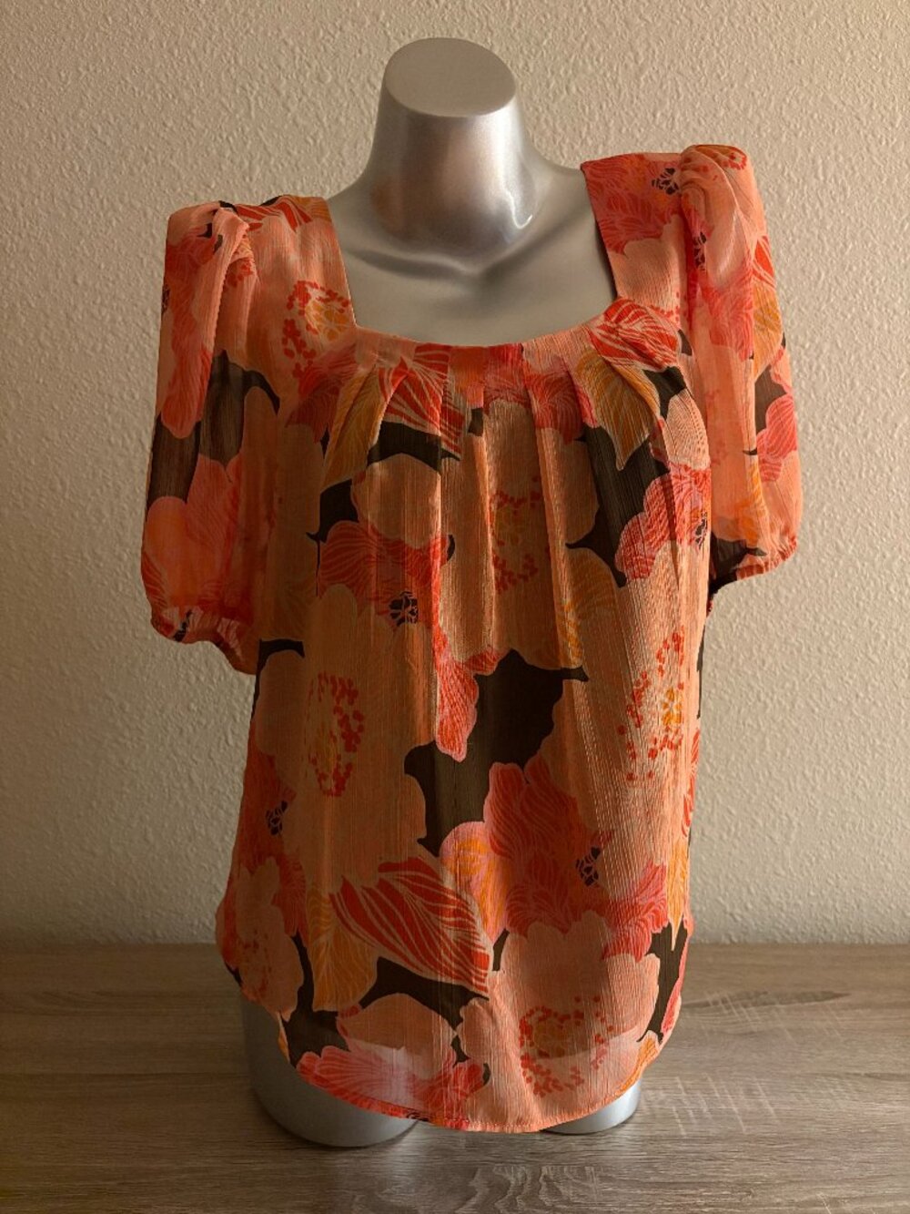 Brand New DR2 Blouse Size Medium